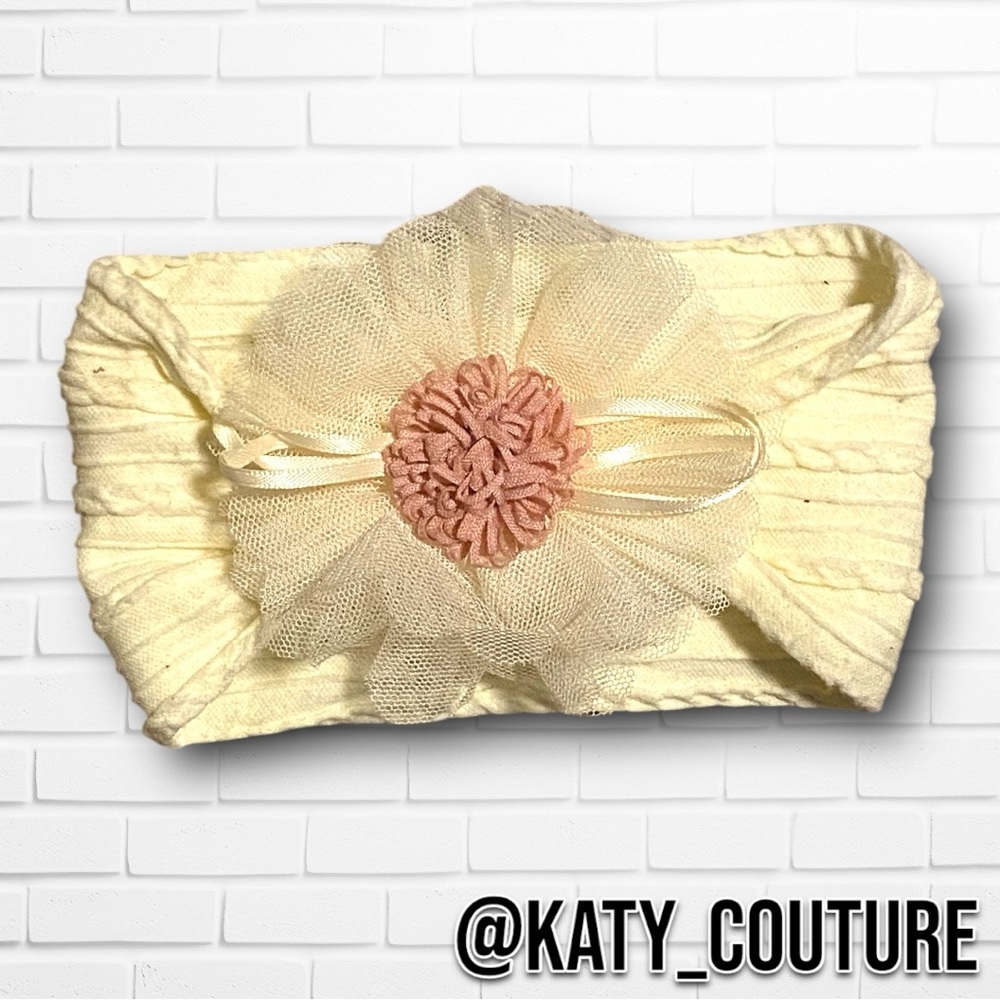 SHEIN BABY LACE SUNFLOWER HEADBAND, ONE SIZE, NWOT.